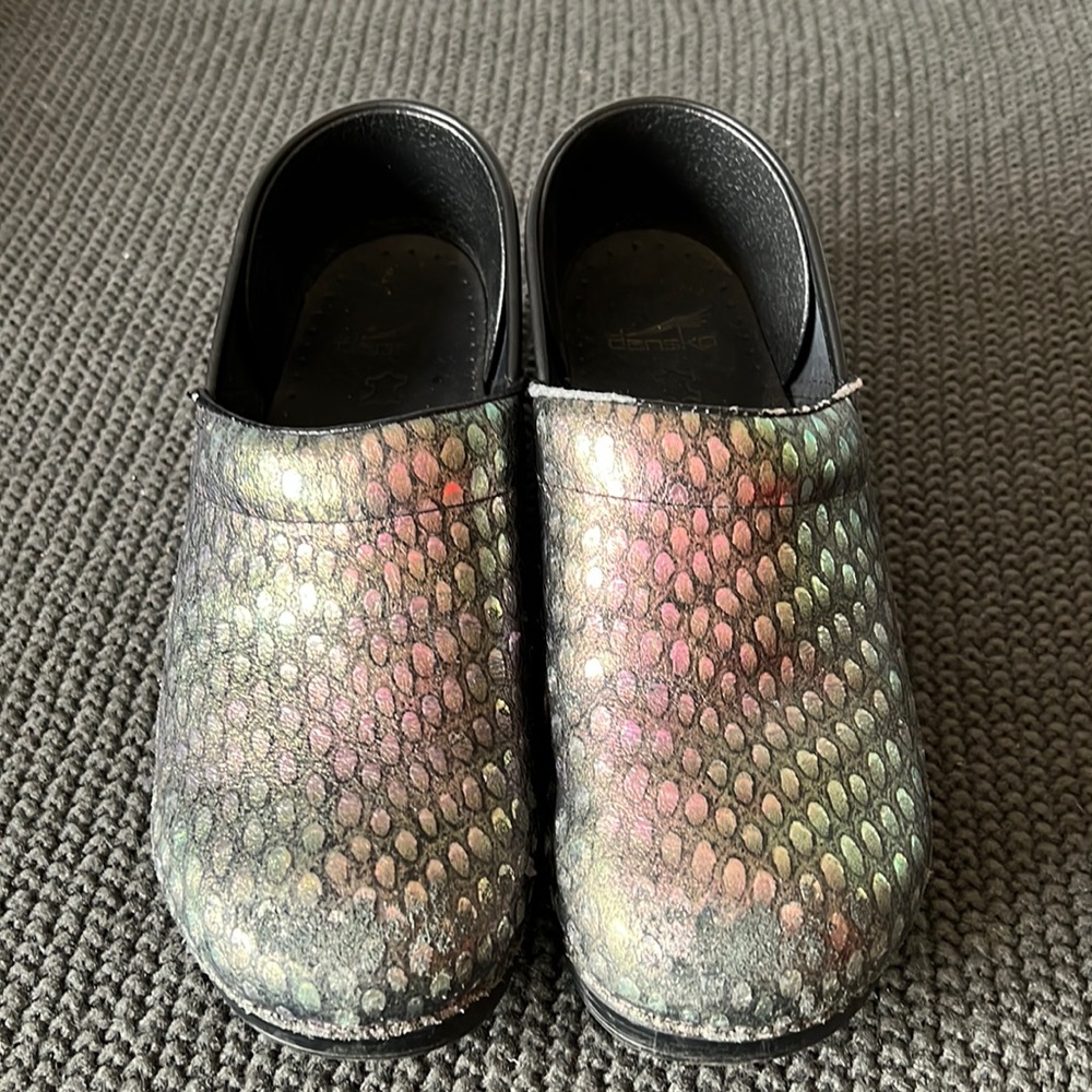 Dansko Clogs Pro, Leather, Mermaid Tail Peacock, Iridescent, Size 40
